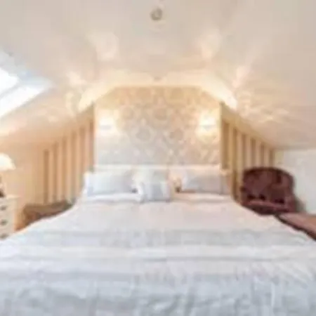 Oakville Entire House