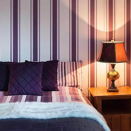 Oakville Entire House Ferienhaus