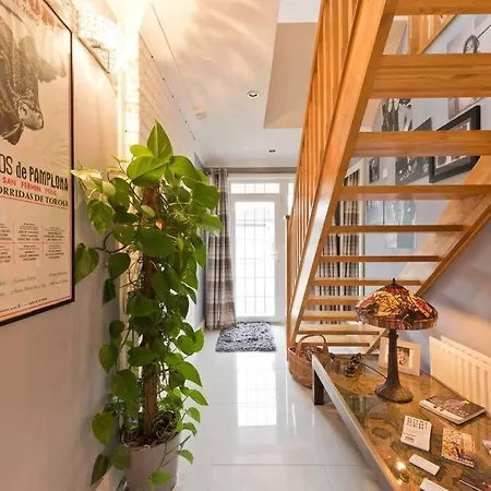 Oakville Entire House *