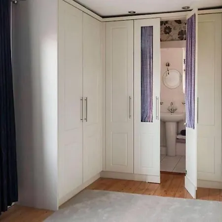 Oakville Entire House * Bray