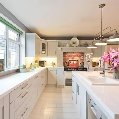 Oakville Entire House Tatil Evi