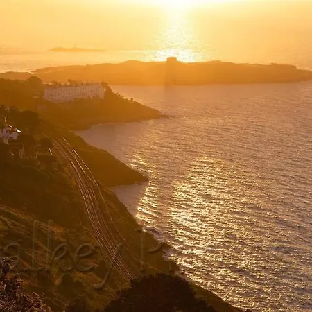 Oakville Entire House * Bray