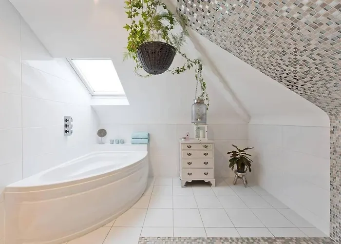 Oakville Entire House بيت للعطل *